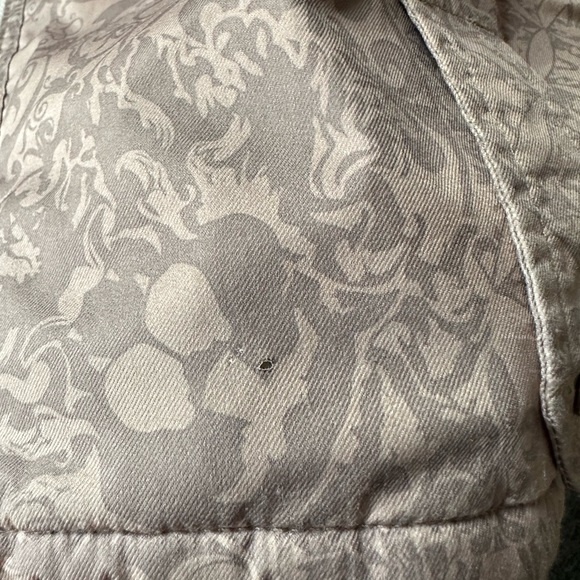 Ladies small (loose fit) jacket from Oakley’s signature series. - Picture 4 of 5